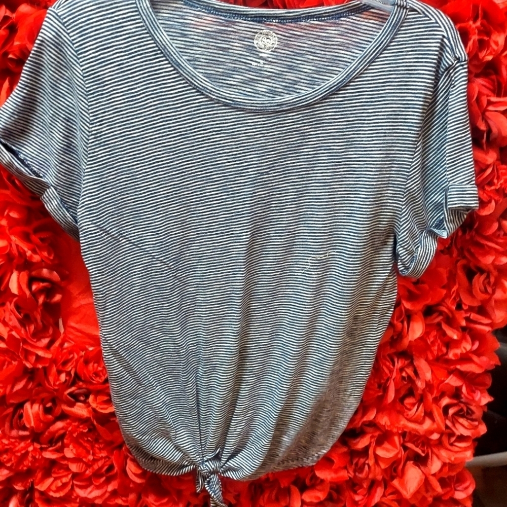 SO Women's Size X-Large Striped T-Shirt with Tied Front